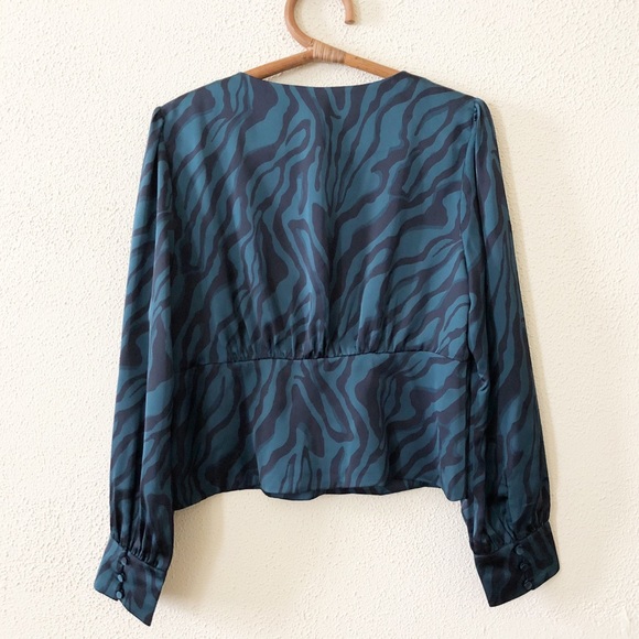 NWT J. Crew Zebra Print Button Front Blouse 10 - Picture 4 of 4